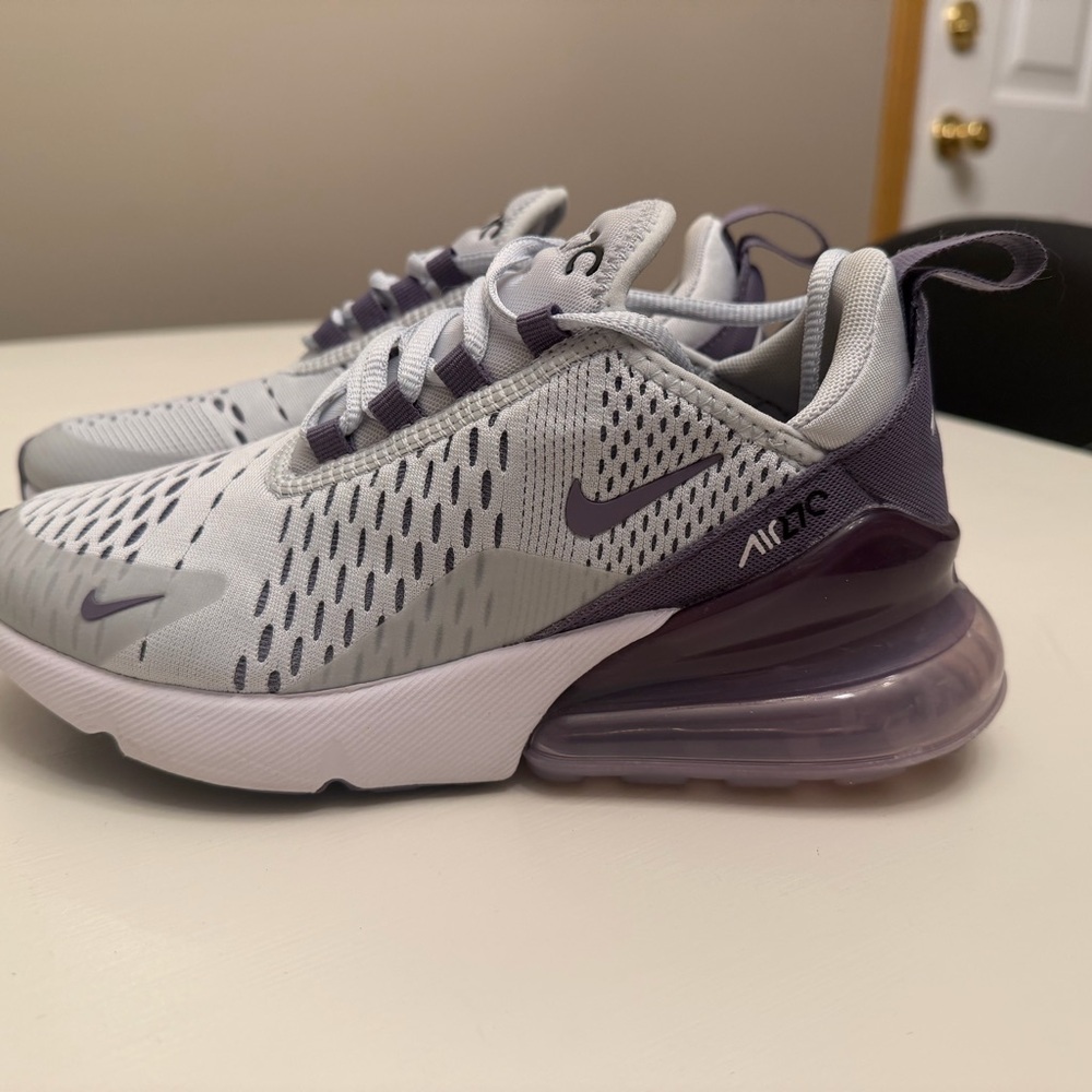 Nike Women's Air Max 270 - Light Gray & Purple